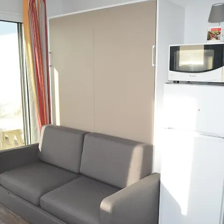 Front De 2 Piscine Chauffees La Pironniere De L'estrand *