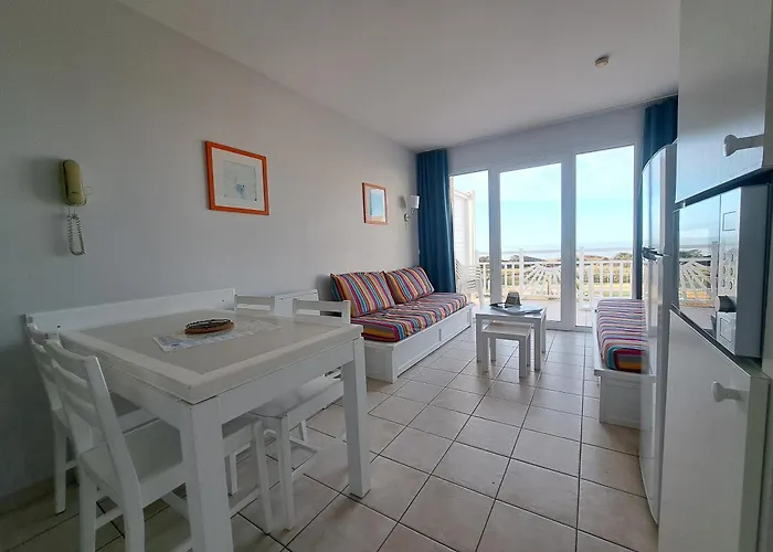 Appartements Residence De L'Estran * Шато-д'Олон