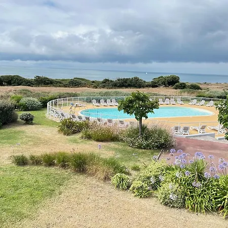 Front De 2 Piscine Chauffees La Pironniere De L'estrand لي سابلِ دولونْ